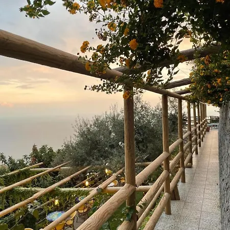 دار ضيافة هوليدايز فيكو دي إنديا 3*