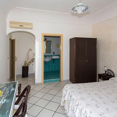 Fico D'india Relais מלון 3*